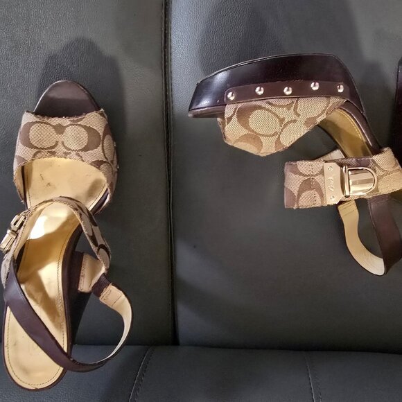 COACH heels - Picture 2 of 4